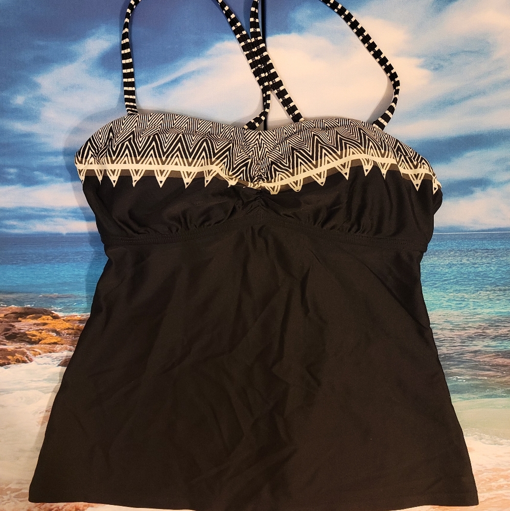 Athleta Black/ White Geometric Tankini Top XS